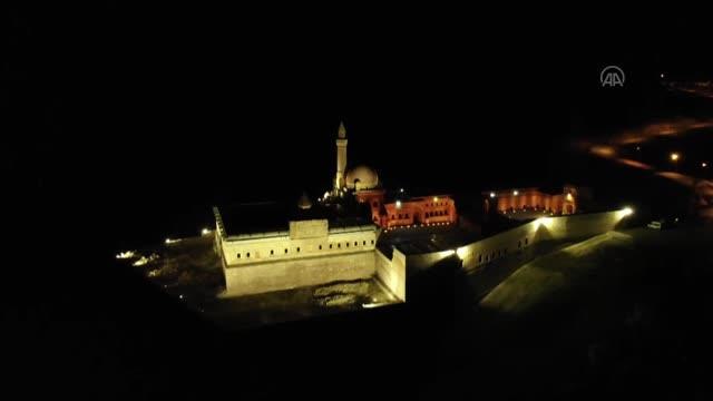 238 yıllık İshak Paşa Sarayı'nda merkezi ısıtma sistemi izleri