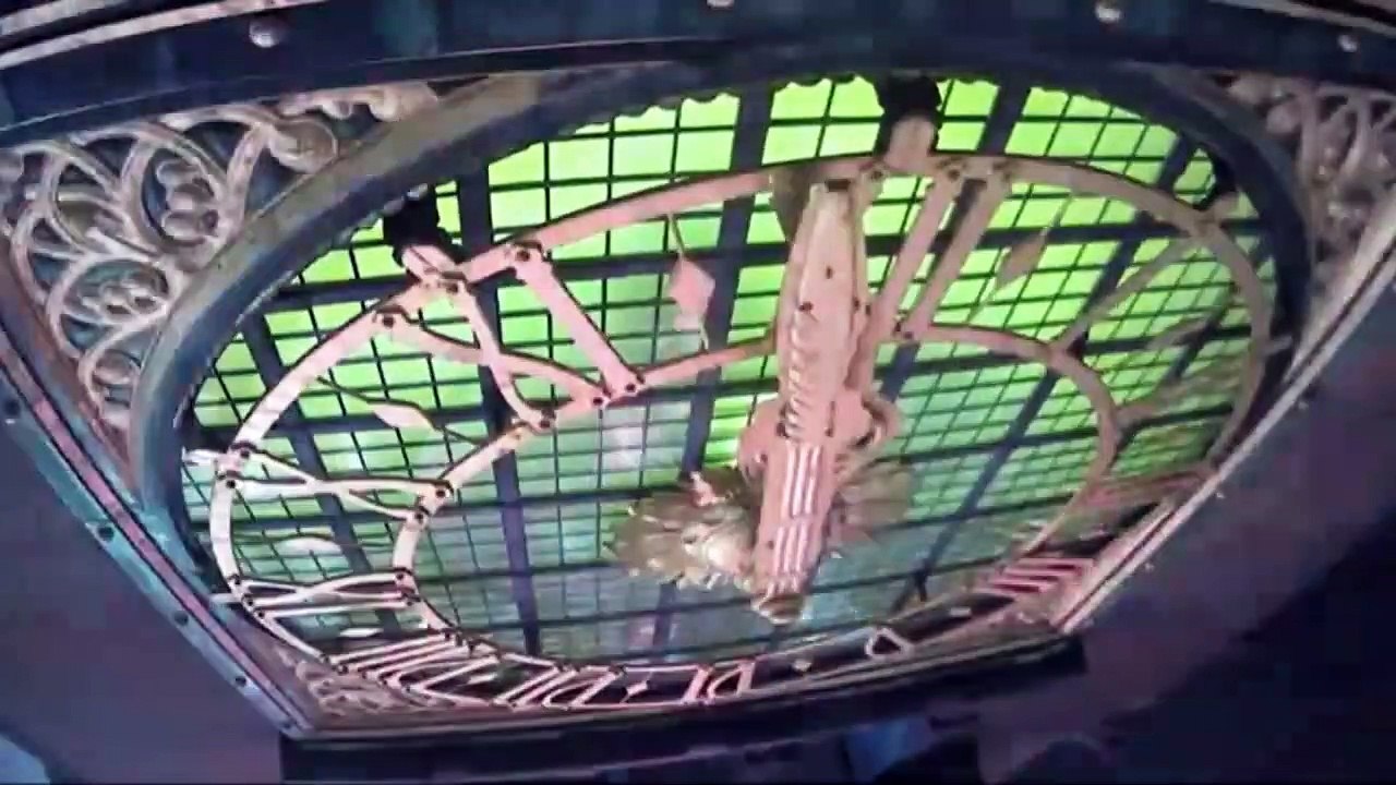 Fyrværkeri over Danmark i København og Odense på årsskiftet fra 2021 til 2022 | TV2 Danmark