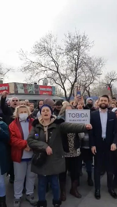 İstanbul'da koronavirüs önlemleri protesto edildi