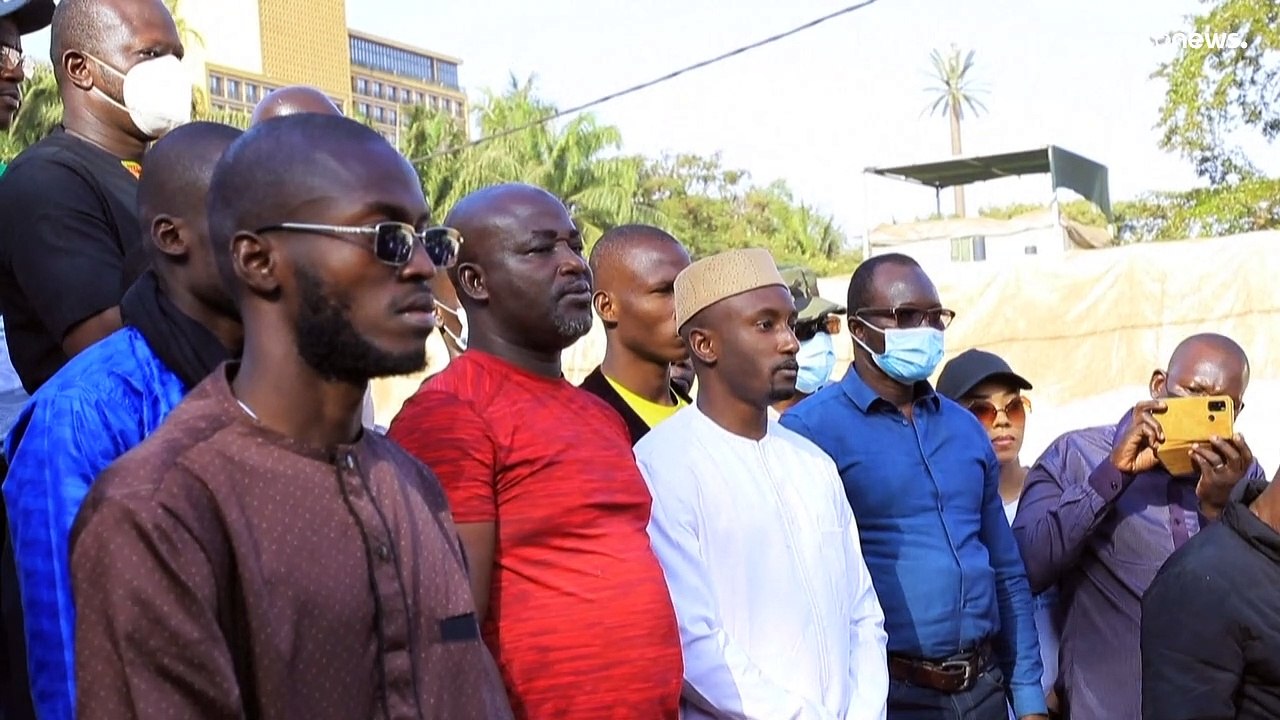 Hunderte Menschen fordern in Bamako Rückkehr zur Demokratie