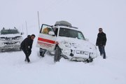 AMBULANS KARA SAPLANDI, ABDURRAHİM BEBEK 4 SAATTE HASTANEYE ULAŞTIRILDI