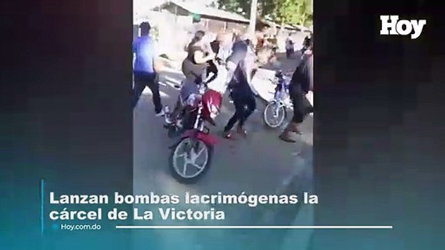 Lanza bombas lacrimógenas en La Victoria
