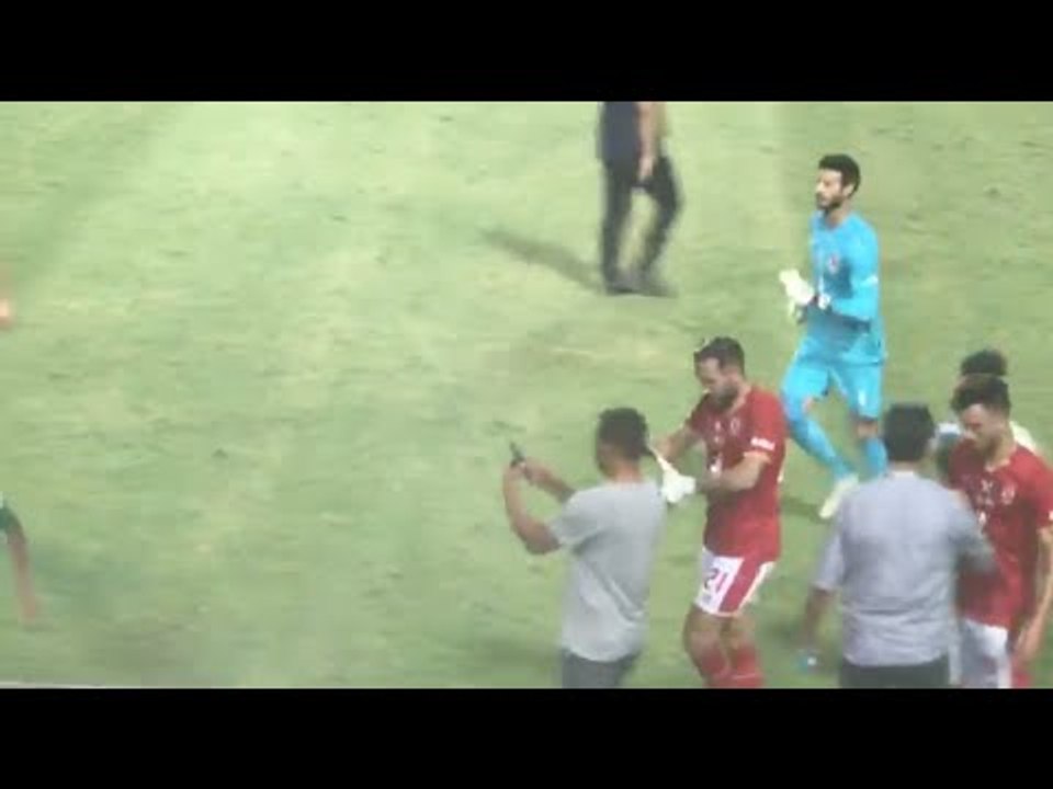 صلح بين معلول والشناوي.. وجماهير الأهلي تهاجم مدرب المقاولون العرب