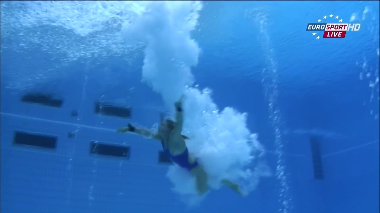 【must see from 02:40】female diving moment 4