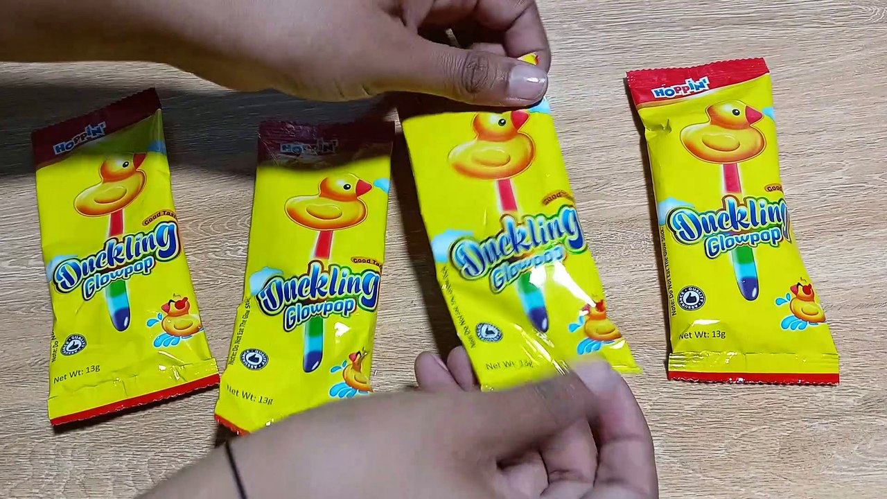 Opening lolipop candy ASMR #asmr #candy