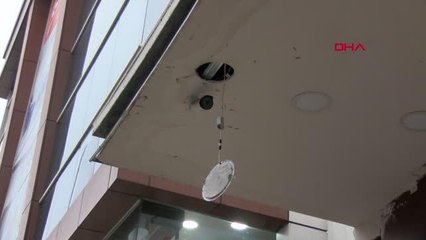 ESENYURT'TA ÖFKELİ GRUP İŞ YERİNİN CAMLARINI TAŞLADI - 2