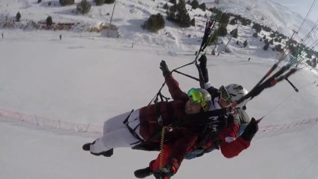 ERGAN DAĞI KAYAK MERKEZİ'NDE KAYAK VE YAMAÇ PARAŞÜTÜ BİR ARADA
