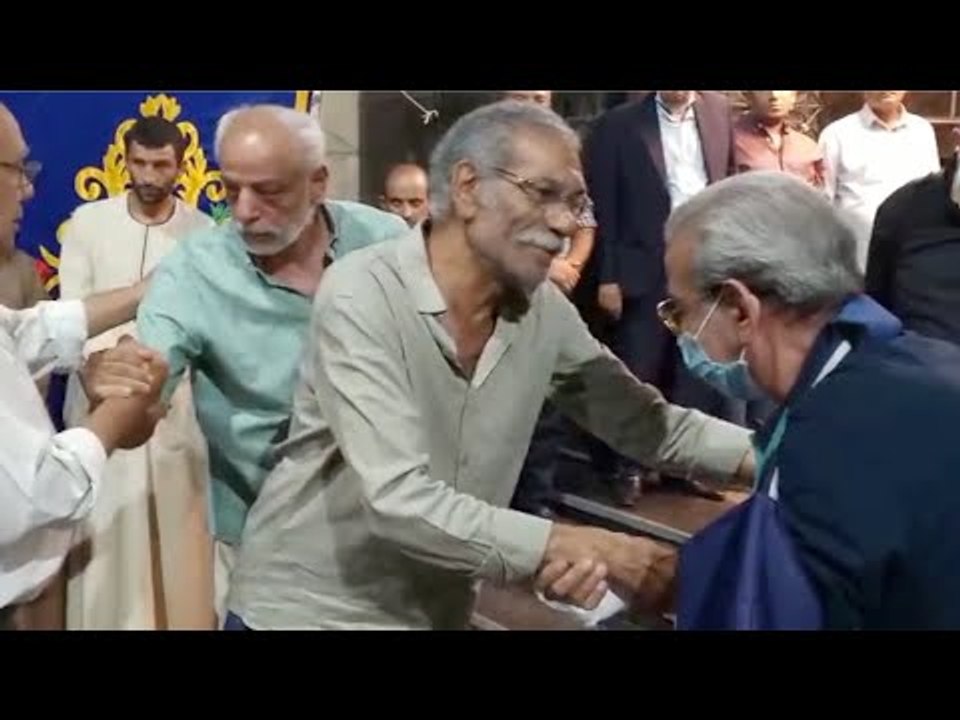 انهيار أسرة الفنان ماهر سليم في عزائه.. سيد رجب وأشرف زكي أبرز الحضور