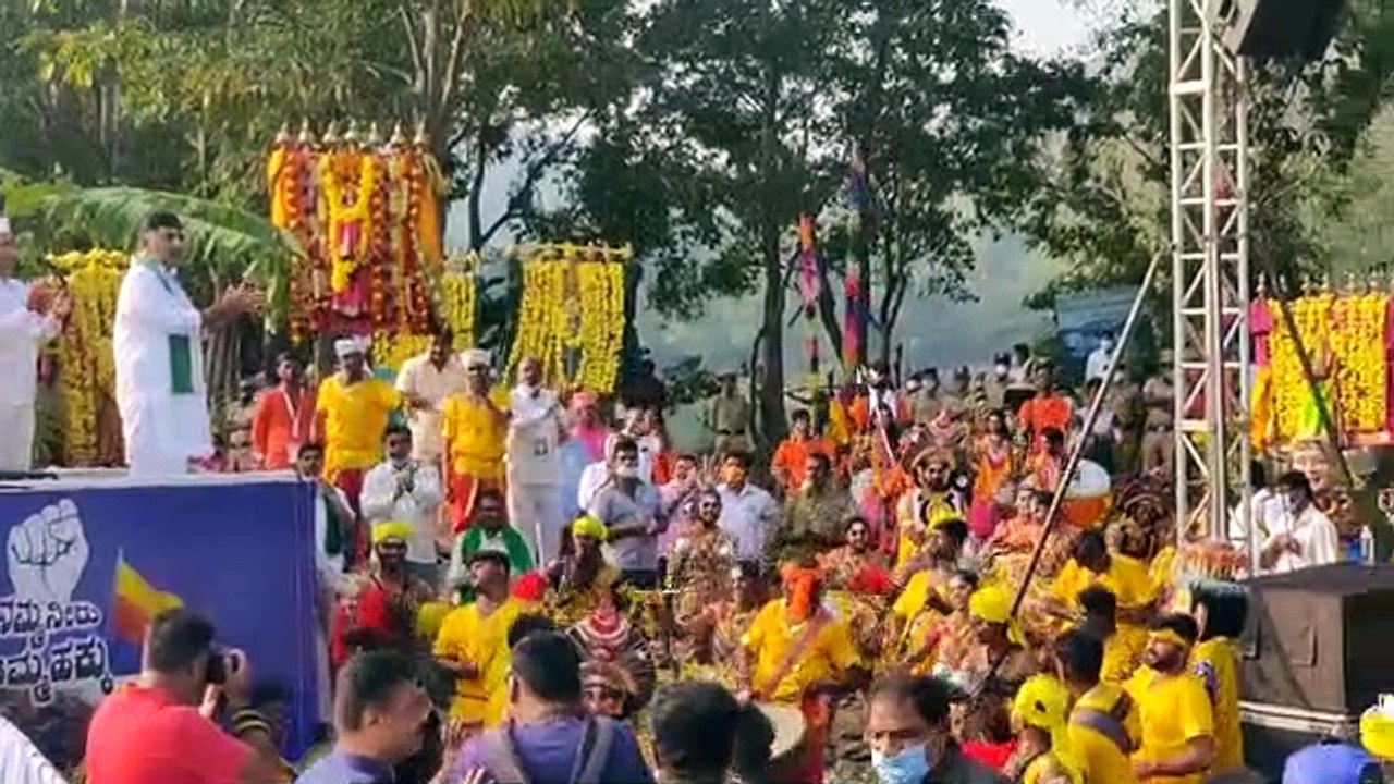 कर्नाटक : ताक पर पाबंदी, कर्फ्यू के बीच कांग्रेस ने शुरू की मैकेदाटू पदयात्रा