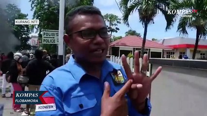 Bakar  Keranda Jenazah, Pendemo Tuntut Polda NTT Ganti Penyidik Kasus Pembunuhan Ibu dan Anak