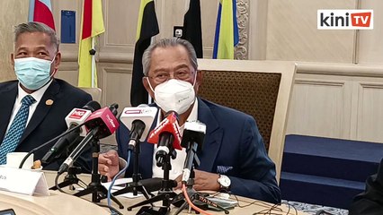 Video herunterladen: 'Tak terkesan sangat ahli Bersatu sertai PBM' - Muhyiddin