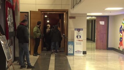 DİYARBAKIR - "Kumandan" oyunu Diyarbakır'da tiyatro severlerle buluştu