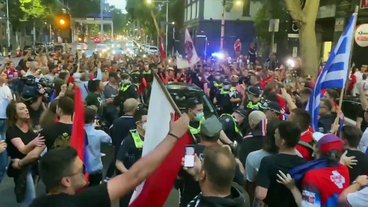 Fans feiern juristischen Teilerfolg von Tennis-Star Djokovic