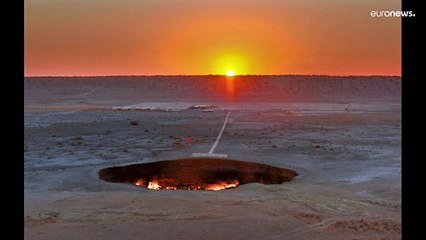 الرئيس التركمانستي يدعو إلى إخماد حريق "بوابة الجحيم"