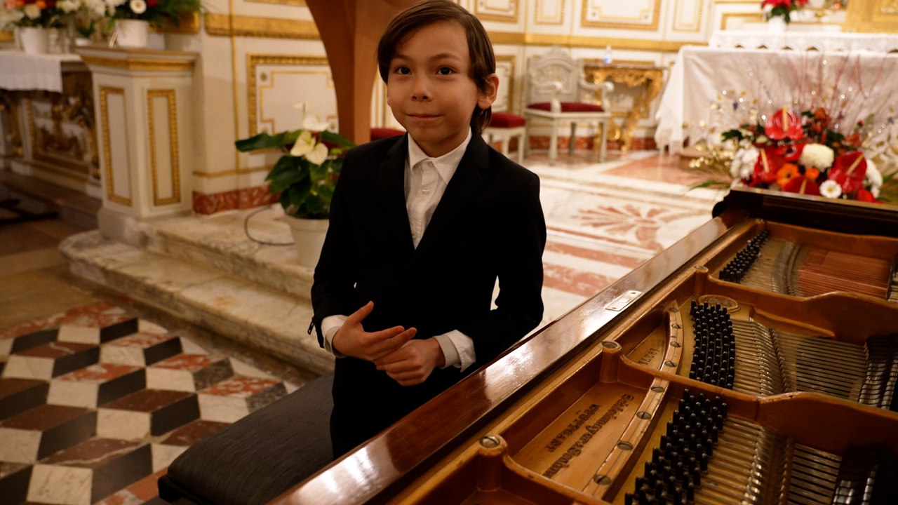 « C’est un petit Mozart » À  8 ans, Guillaume est déjà un prodige du piano