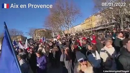 LOS FRANCESES CONTINÚAN PROTESTANDO CONTRA LAS IMPOSICIONES SANITARIAS DEL GOBIERNO DE MACRÓN