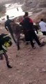 فيديو متداول لحظة العثور على جثة شاب جرفته السيول في محافظة معان