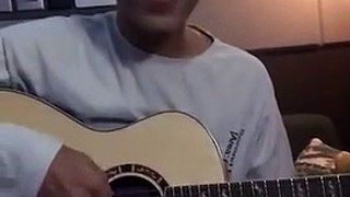 TREASURE트레저 JEONGWOO PLAYING A GUITAR IS AWESOME MOMENT