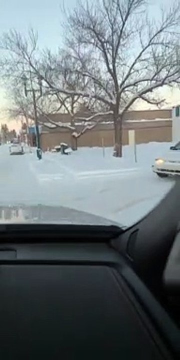 Car Crosses Despite Missing One Wheel
