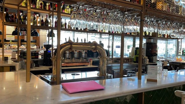 Les restaurants en perte de fréquentation.