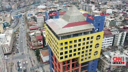 "Dünyanın en saçma binası" yıkılıyor