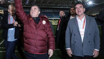 Fatih Terim'i evinin önünde bekleyen taraftarları yıkan sözler: Durumu iyi değil