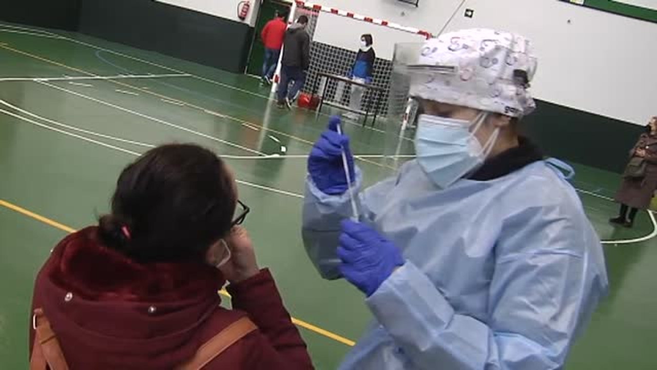 La presión hospitalaria con un 23 por ciento de camas UCI ocupadas sigue sin alentar la recuperación