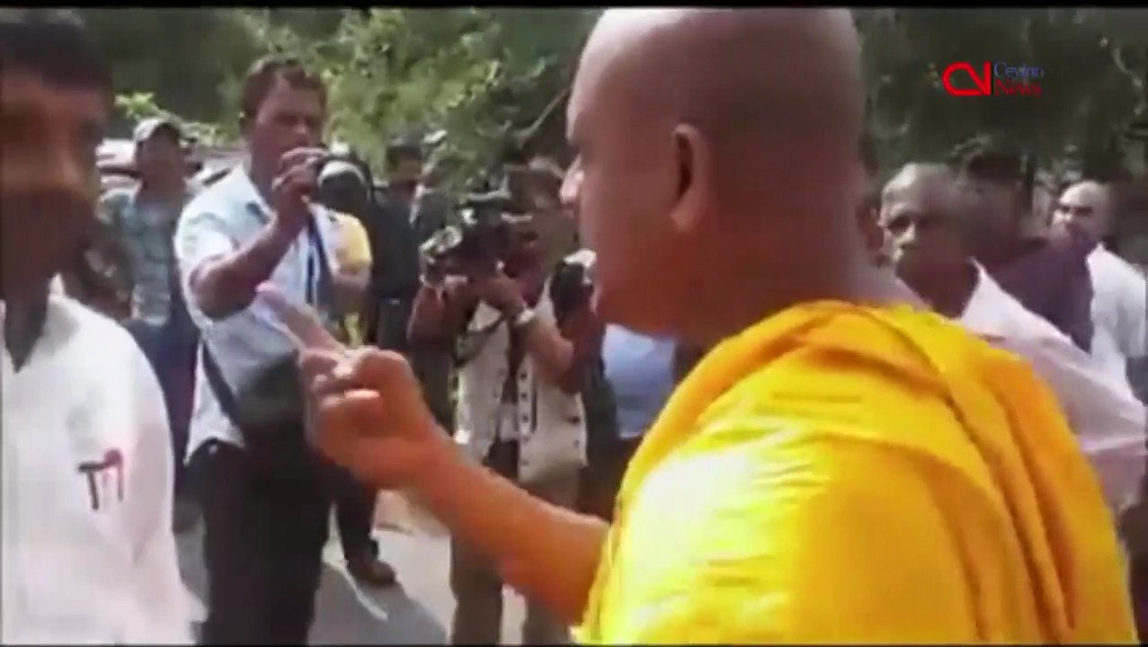 Top Buddhist Monk in Eastern Sri Lanka threatens Tamil govt officer with death in public