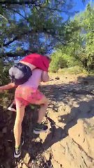 Lo cargó en brazos hasta la punta del cerro