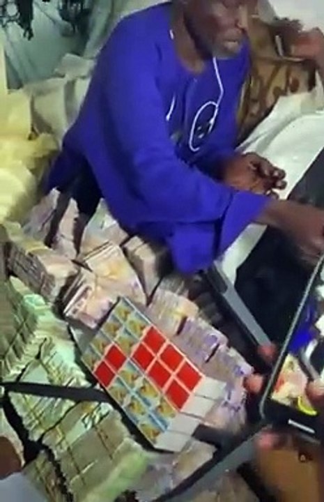 Touba: La famille de Mame Cheikh Anta remet un hadya de 310 millions F à Serigne Mountakha