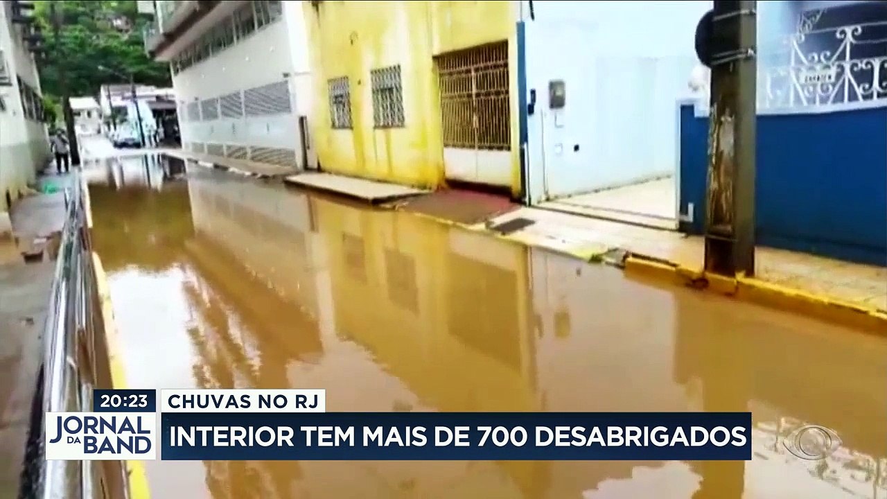 As chuvas no interior do rio de janeiro já deixaram mais de 700 pessoas desabrigadas. #BandJornalismo