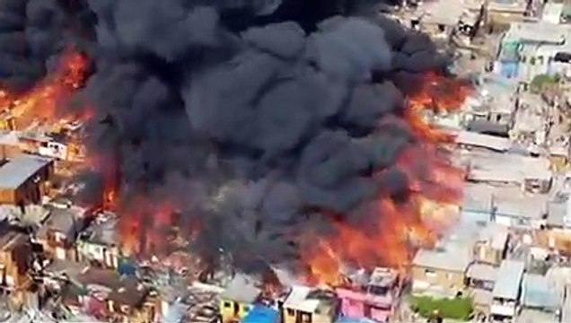 Video: Incendio en Chile deja 100 viviendas quemadas y 400 damnificados