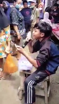 Emas hantaran ~pengamen cilik bersuara emas