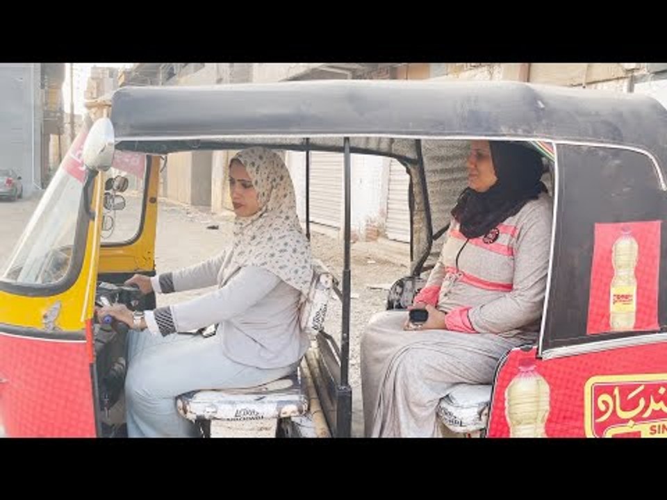 صالحة ست بمية راجل.. تعمل على توكتوك 18 ساعة فى اليوم