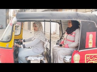 صالحة ست بمية راجل.. تعمل على توكتوك 18 ساعة فى اليوم