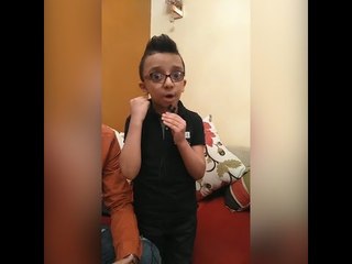 الطفل محمد بطل فيديوهات بسنت وياسين : وحشتني وبدور عليها كتير بالشوارع