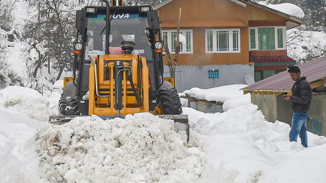 Snowfall in mountainous areas of J-K, Himachal & Uttarakhand
