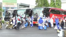 Endonezyalı Müslümanlar umre ziyareti için ülkelerinden ayrıldı