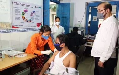 বুস্টার ডোজ নিতে গিয়ে খালি হাতে ফিরলেন অতীন ঘোষ |Oneindia Bengali