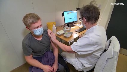 COVID-19: Η Δανία κοντά στην ανοσία της αγέλης