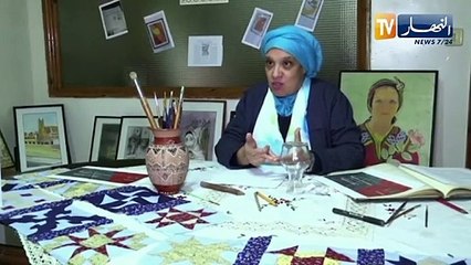 "كريمة".. فنانة تشكيلية تعود إلى الرسم بعد 15 سنة من الغياب بلوحات معبرة