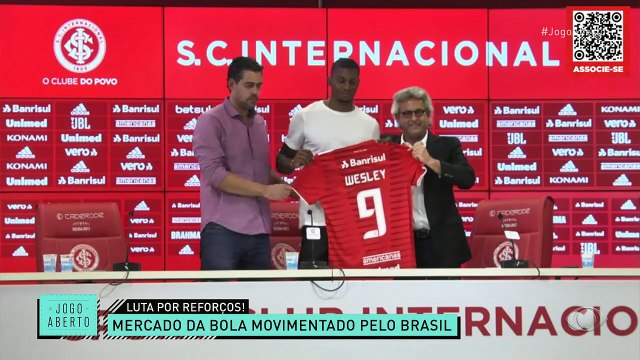 MERCADÃO DA BOLA MOVIMENTADO! O centroavante argentino, Lucas Alario, que está jogando na Bundesliga, interessa ao Palmeiras. No Inter, Wesley Moraes chegou e disse que sonha com Seleção. #JogoAberto