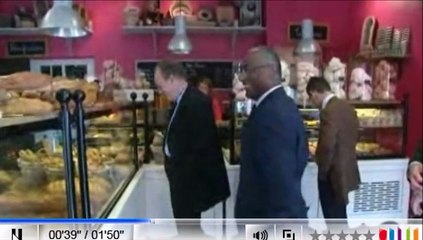 Frédéric Mitterand ministre de la culture en visite à Vire.