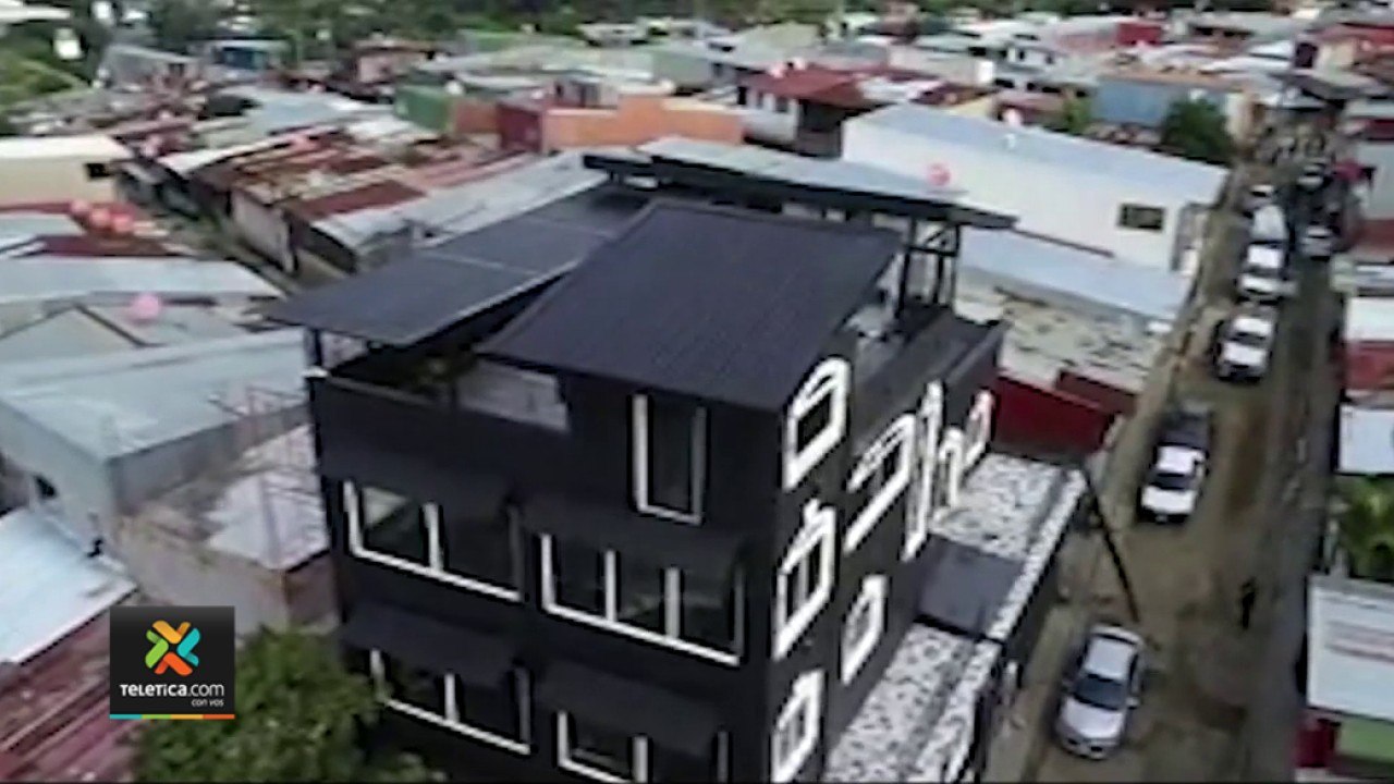 Líderes narco adquieren casas en zonas residenciales y se desplazan en carros blindados