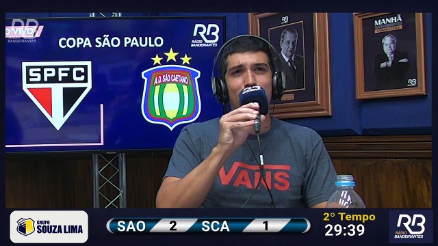 Não é problema no sistema. É mais um gol de Caio mesmo. E novamente com passe de Talles. Assim que o São Caetano saiu do meio de campo, o São Paulo pressionou, Talles tocou para Caio, que bateu colocado para virar.