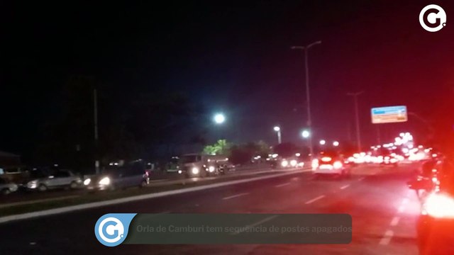 Orla de Camburi tem sequência de postes apagados