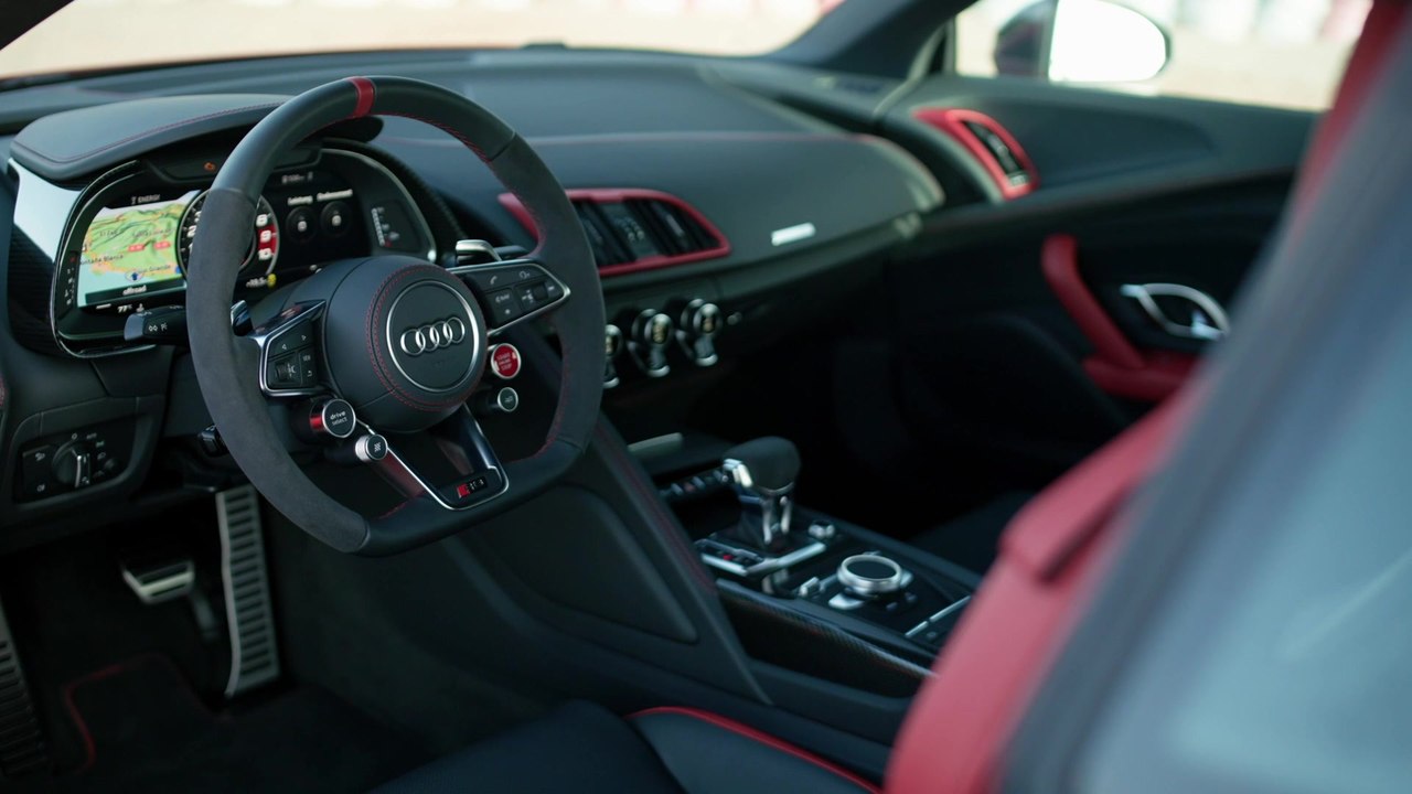 Audi R8 Coupé V10 performance Interior Design in Tango red