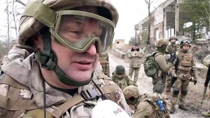 Descargar video: Ciudadanos voluntarios se alistan al Ejército en Ucrania ante el temor de una guerra con Rusia