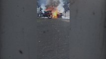 Tak Terima Ditilang, Seorang Pria Nekat Bakar Motornya Sendiri