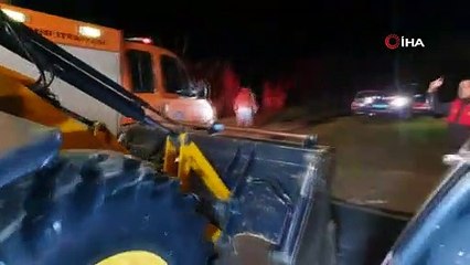 Bir anda yükselen suların ortasında kaldılar